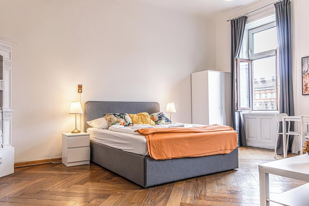 4 Great Apartment Near AKH Ideal for Groups of 19 — 4-Star Luxury Hotel in Vienna, Austria