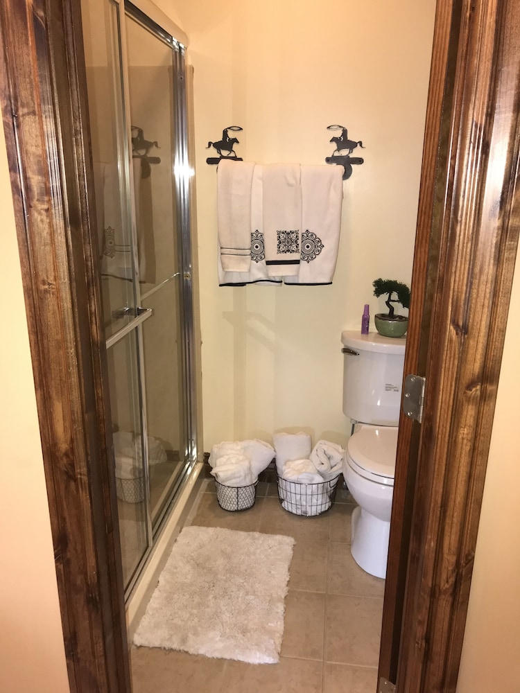 Caldwell Messenger Suites - photo 9