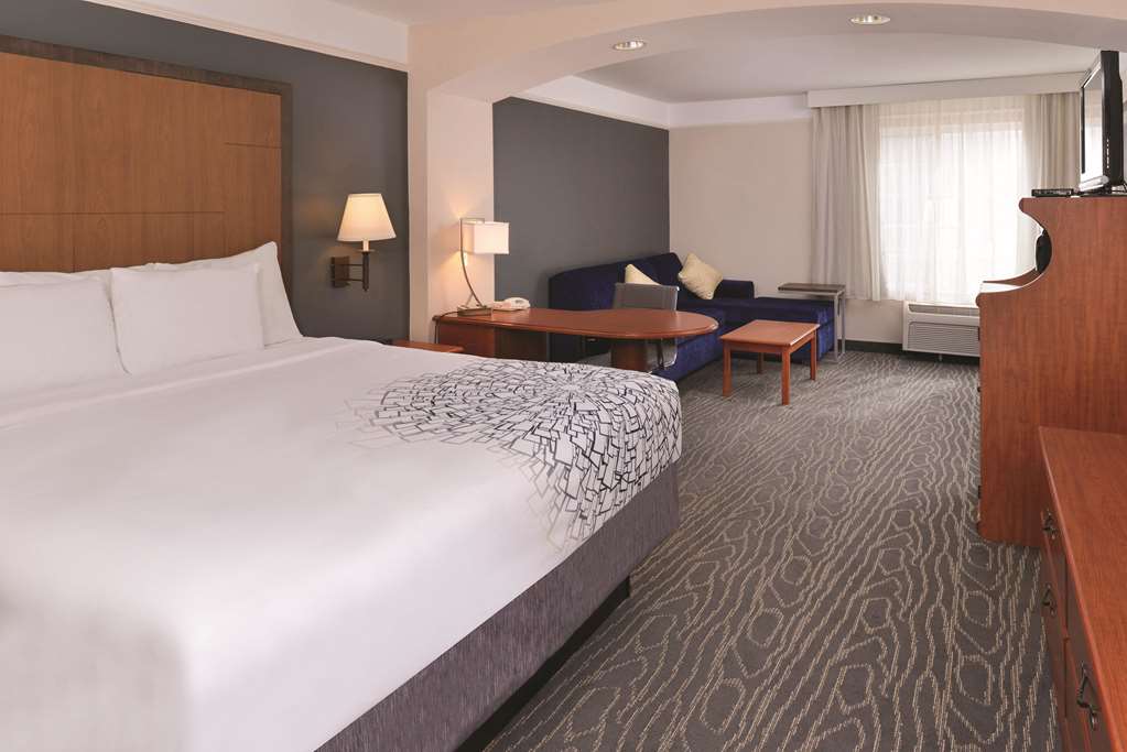 La Quinta Inn & Suites by Wyndham Ruidoso Downs - photo 18
