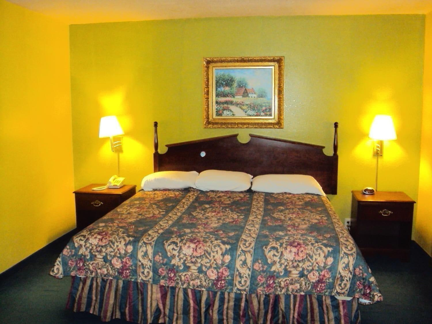 Country Hearth Inn & Suites Bowling Green - photo 4