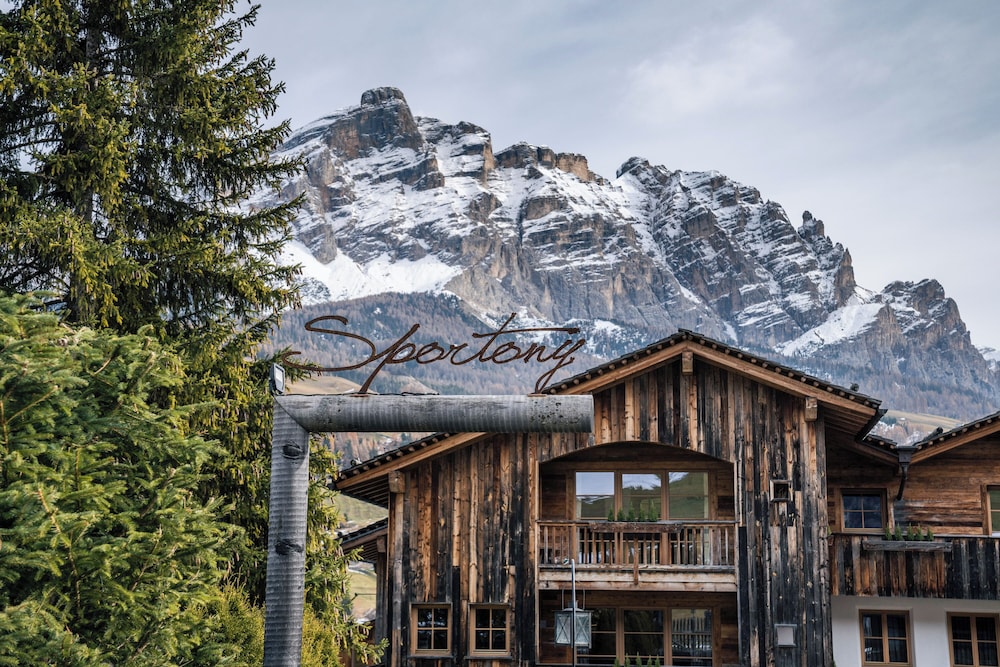 Sportony Mountain Lodges — 4-Star Luxury Hotel in La Villa, Italy