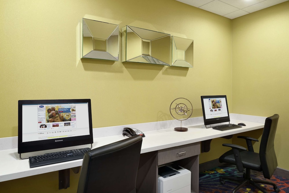 Hampton Inn & Suites St. Louis Alton - photo 25