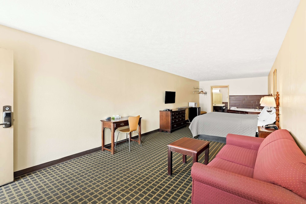 Americas Best Value Inn & Suites Mt. Pleasant - photo 11