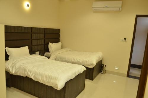 Bellevue Inn Hotel Restaurant & Resort in Ganganagar, India