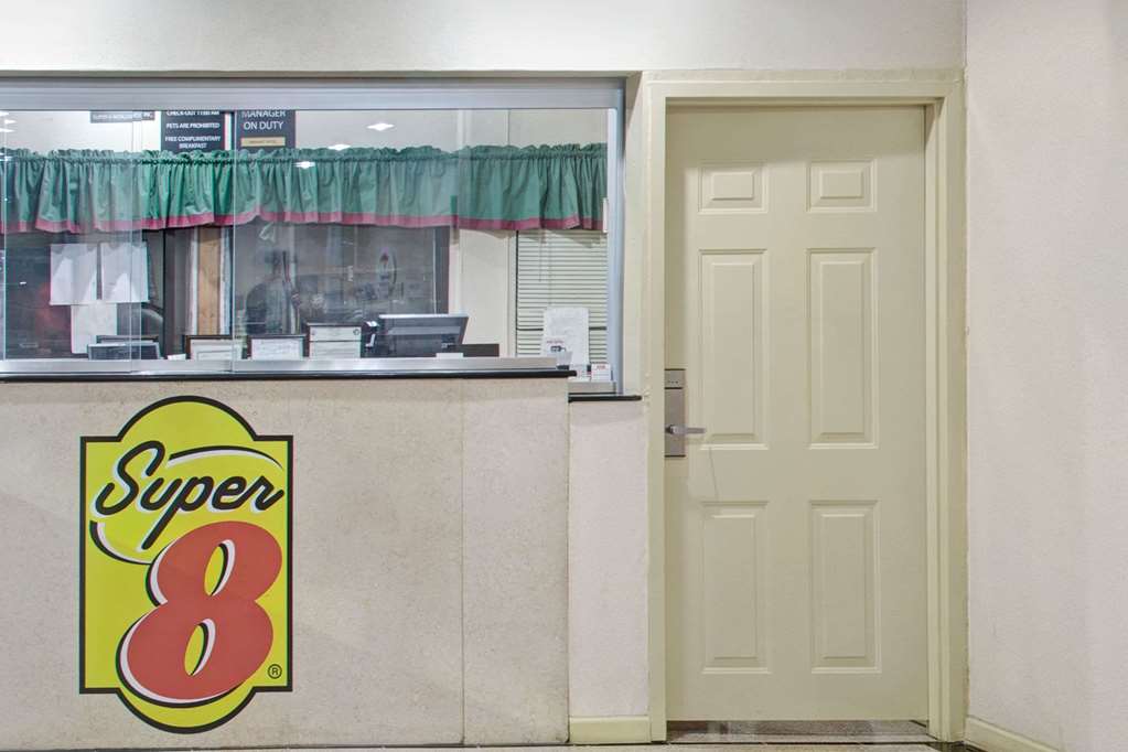 Super 8 by Wyndham Suwanee - photo 5