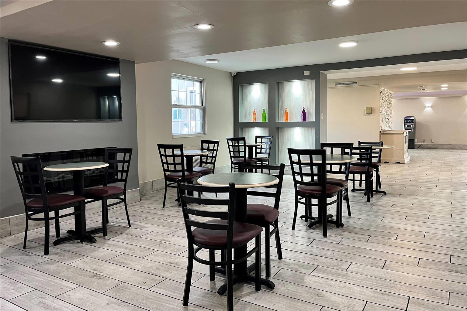 Baymont by Wyndham Indianapolis Airport Lynhurst - photo 11