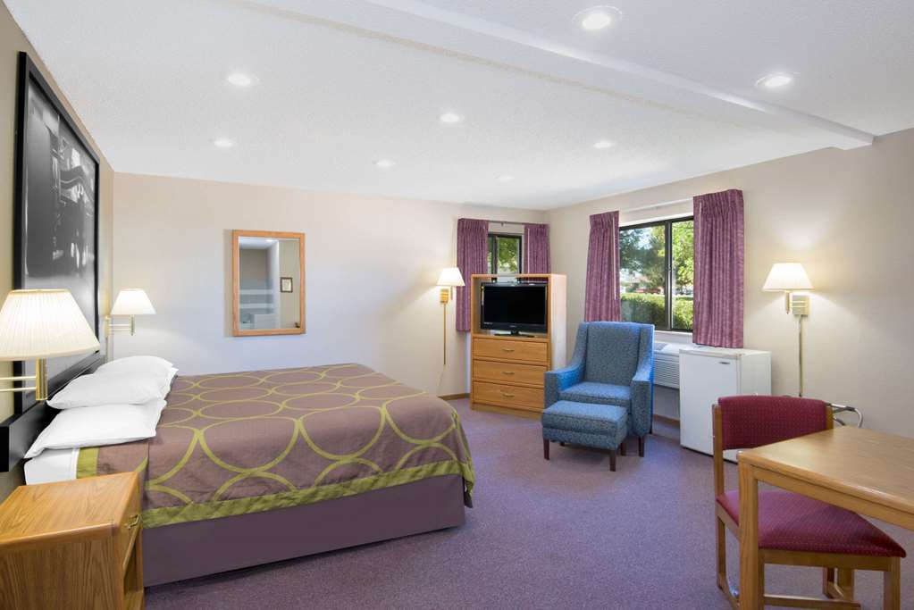 Super 8 by Wyndham Knoxville - photo 7