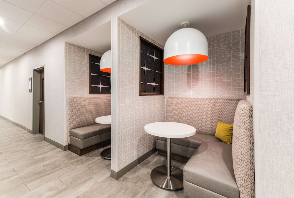 Hampton Inn & Suites Benton Harbor - photo 37
