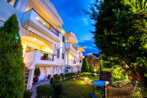 Mandani Villa Luxury Apartments — 4-Star Luxury Hotel in Thasos, Greece