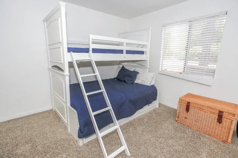 Golden Bear — hotel in Big Bear City