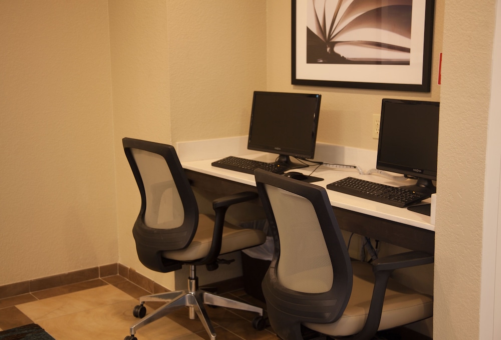 Candlewood Suites Alexandria by IHG - photo 20