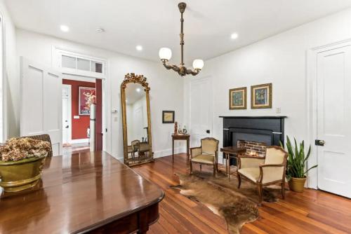 1864 Little Brick 1 Bed 1 Bath Full Kitchen Pet Friendly With Fee Washer Dryer — Natchez