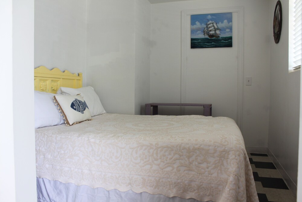 The Surf Beach Motel - photo 16