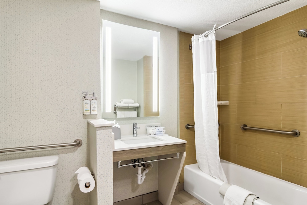 Holiday Inn Express & Suites Jacksonville SE Med Ctr Area by IHG - photo 33