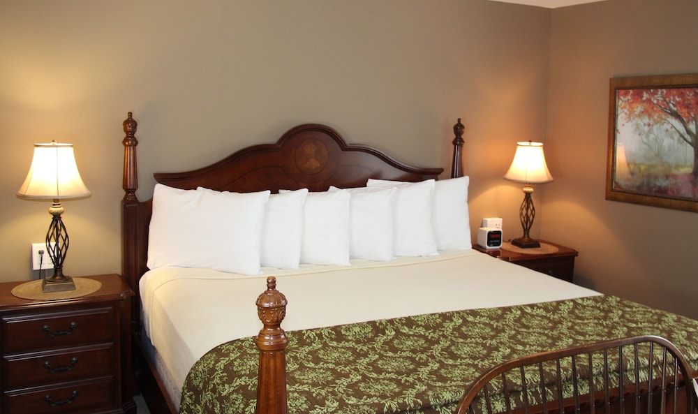 The Vermont Inn - photo 18