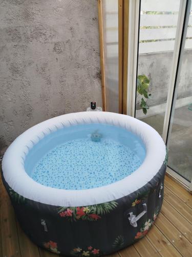 Exotique Adriana in Unknown City, Réunion