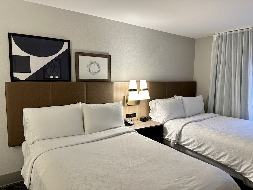 Staybridge Suites Milwaukee West Oconomowoc by IHG - photo 29