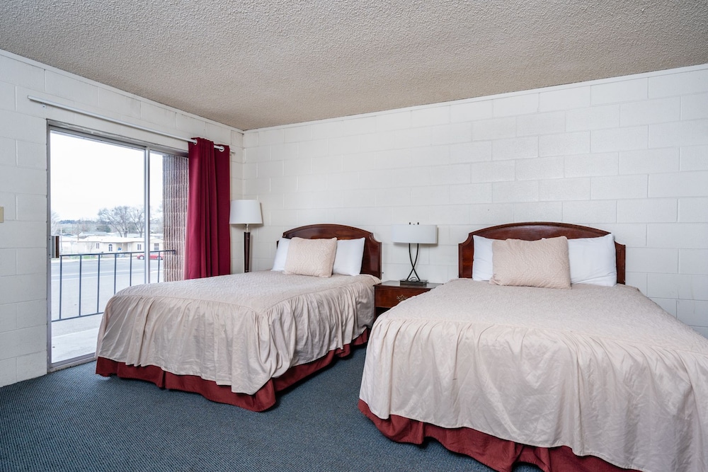 M&M Motel - photo 10