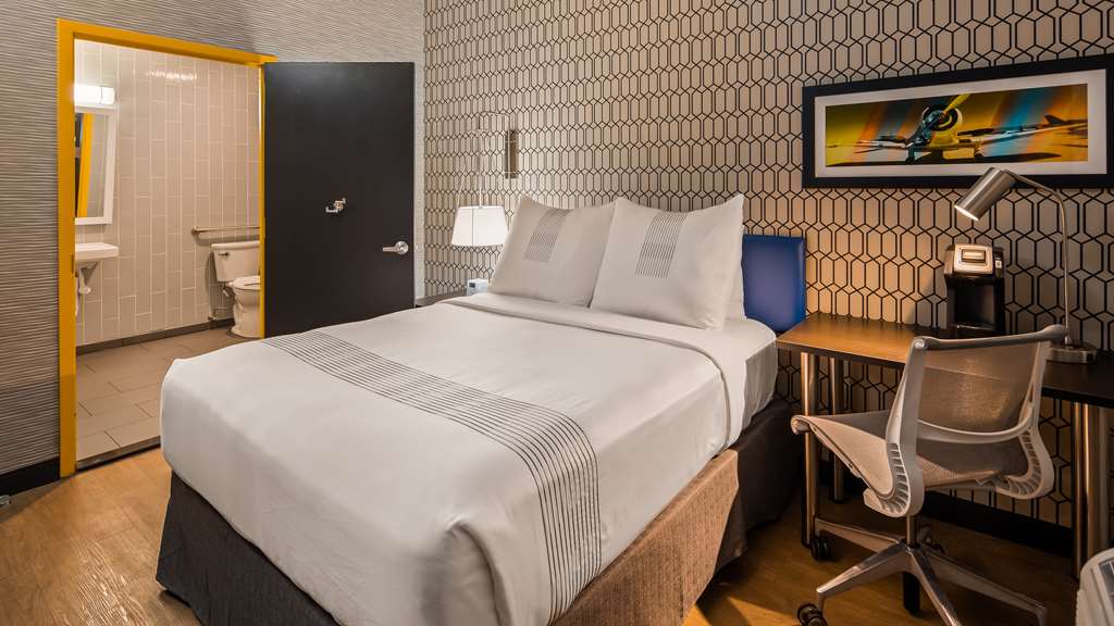 GLō Best Western Brooklyn NYC - photo 12
