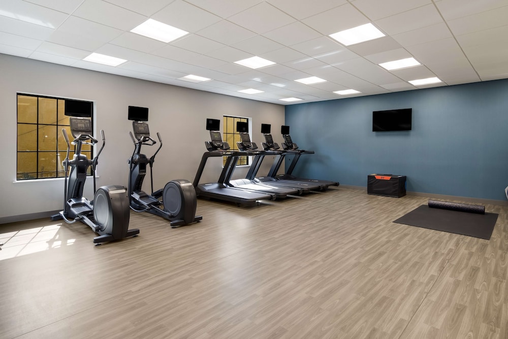 Hampton Inn by Hilton Concord - photo 16
