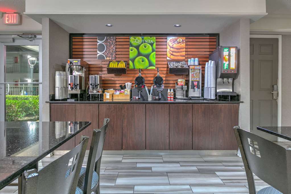 La Quinta Inn by Wyndham Dallas Uptown - photo 91