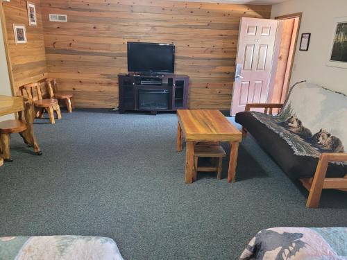 Willamette Pass Inn & Chalets - photo 21