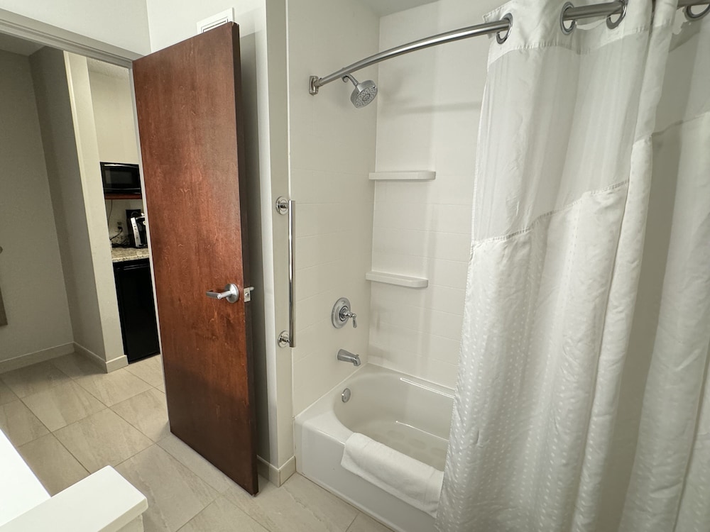 Holiday Inn Express Hotel & Suites St. Paul Woodbury by IHG - photo 51