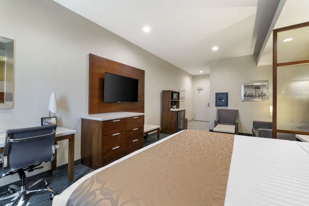 Best Western Plus Gardena Inn & Suites - photo 18