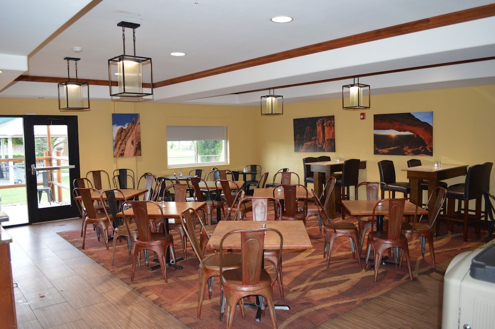 First Choice Inns at the Swell - photo 25
