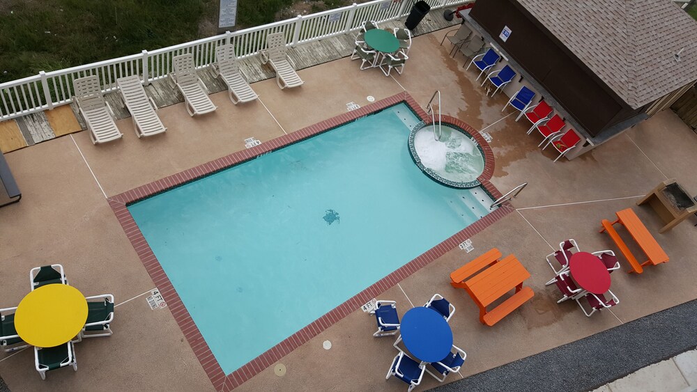 Blue Bay Inn & Suites - photo 63