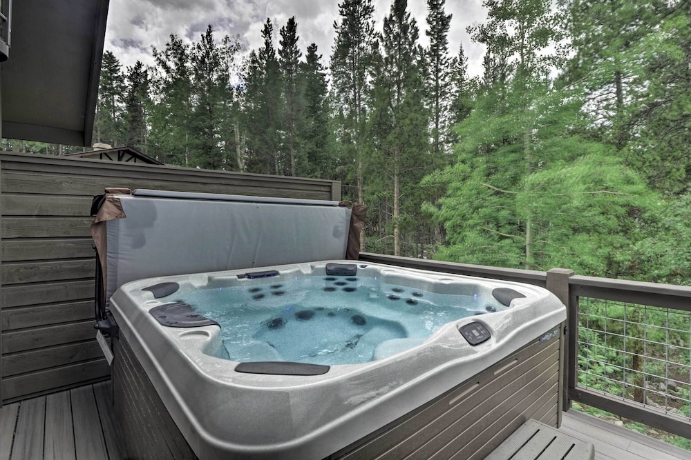Upscale Home with Hot Tub 3 Mi to Breck Ski Resort - photo 8