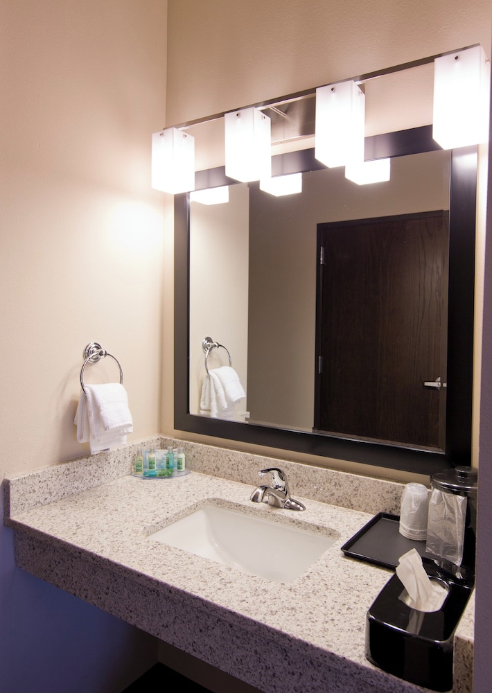 Cobblestone Inn & Suites Boone - photo 41