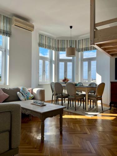 Apartament Ratuszowy — 4-Star Luxury Hotel in Cieszyn, Poland