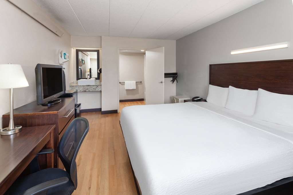 Travelodge by Wyndham Peoria - photo 29