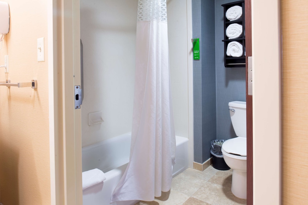 Hampton Inn & Suites Vineland - photo 17