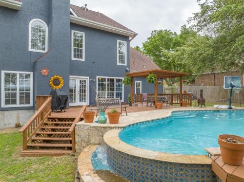 La Vaca Viva Pool Side Oasis Near San Antonio — 4-Star Luxury Hotel in Castroville, United States
