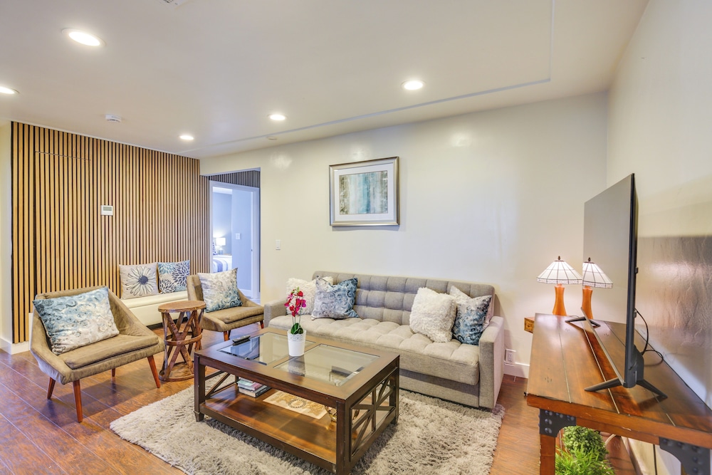 Modern Duplex Near Gaylord Resort & Bayfront — 4-Star Luxury Hotel in Chula Vista, United States