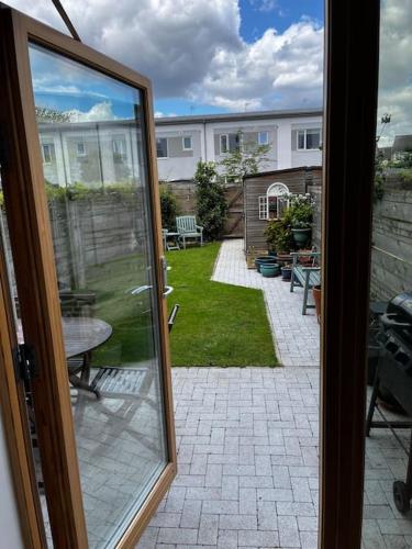 2 Bedroom Eco House with South Facing Balcony — 4-Star Luxury Hotel in Nottingham, United Kingdom