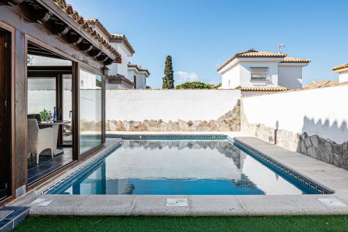 Apartamentos Costa Sancti Petri — 4-Star Luxury Hotel in Chiclana De La Frontera, Spain