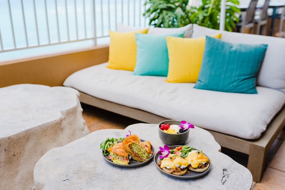 The Twin Fin Hotel - photo 53