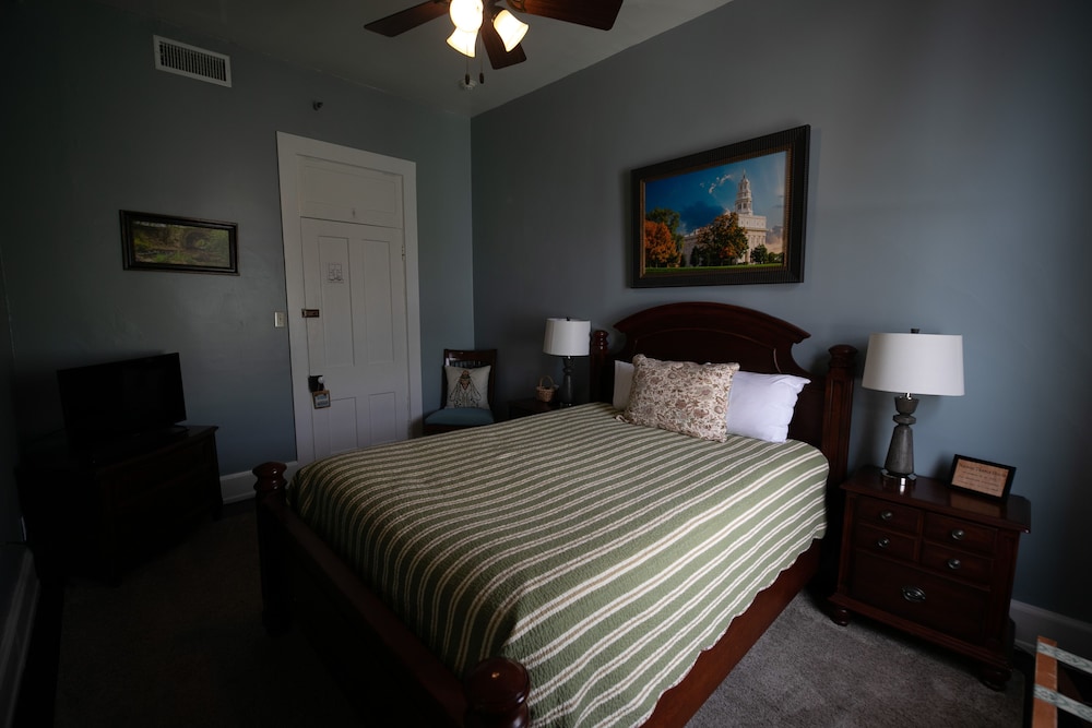Nauvoo Temple House Hotel - photo 30