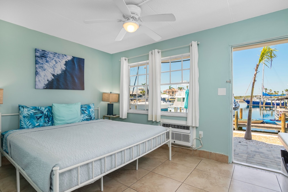 Latitude 26 Waterfront Boutique Resort Fort Myers Beach - photo 17