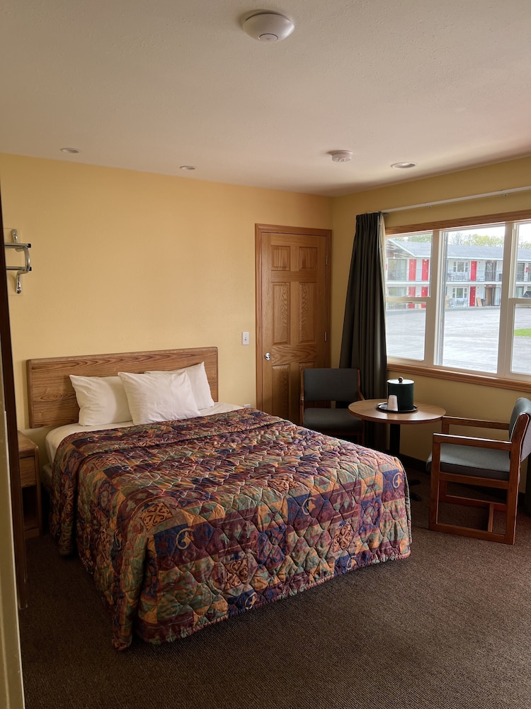 All Star Inn & Suites - photo 38