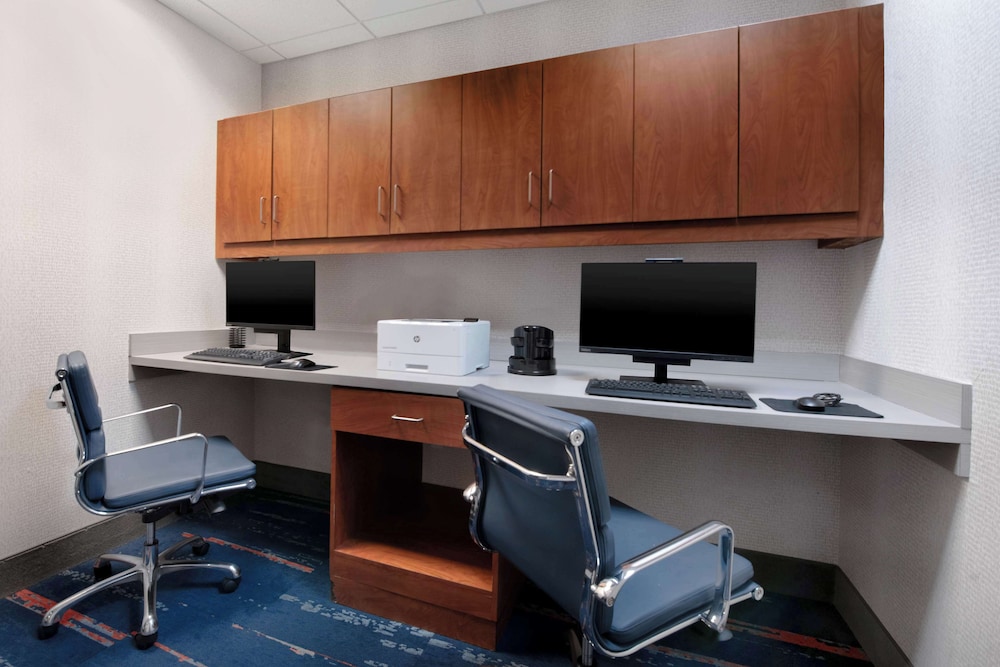Hampton Inn & Suites Harvey New Orleans West Bank - photo 38