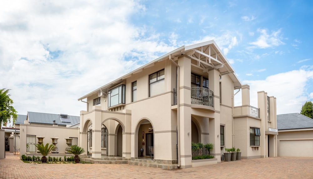 Adato Guesthouse — 4-Star Luxury Hotel in Potchefstroom, South Africa