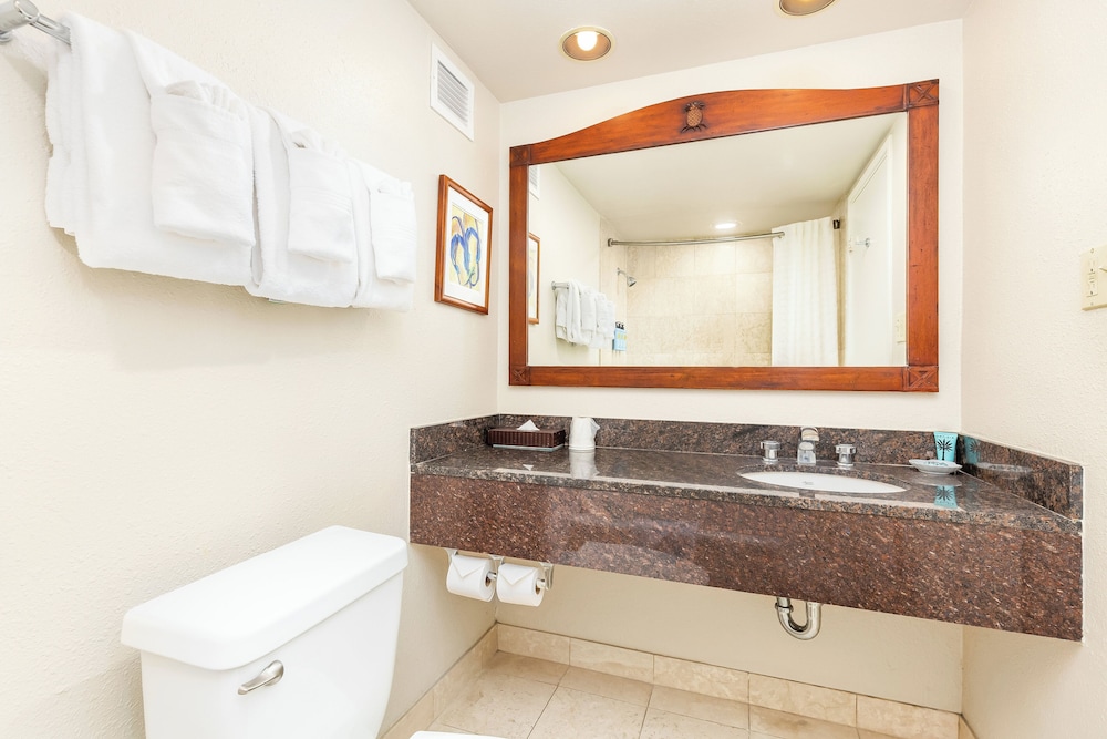 Luana Waikiki Hotel & Suites - photo 121