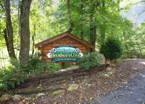 A Rustic Elegance #4 — Sevierville — photo 4