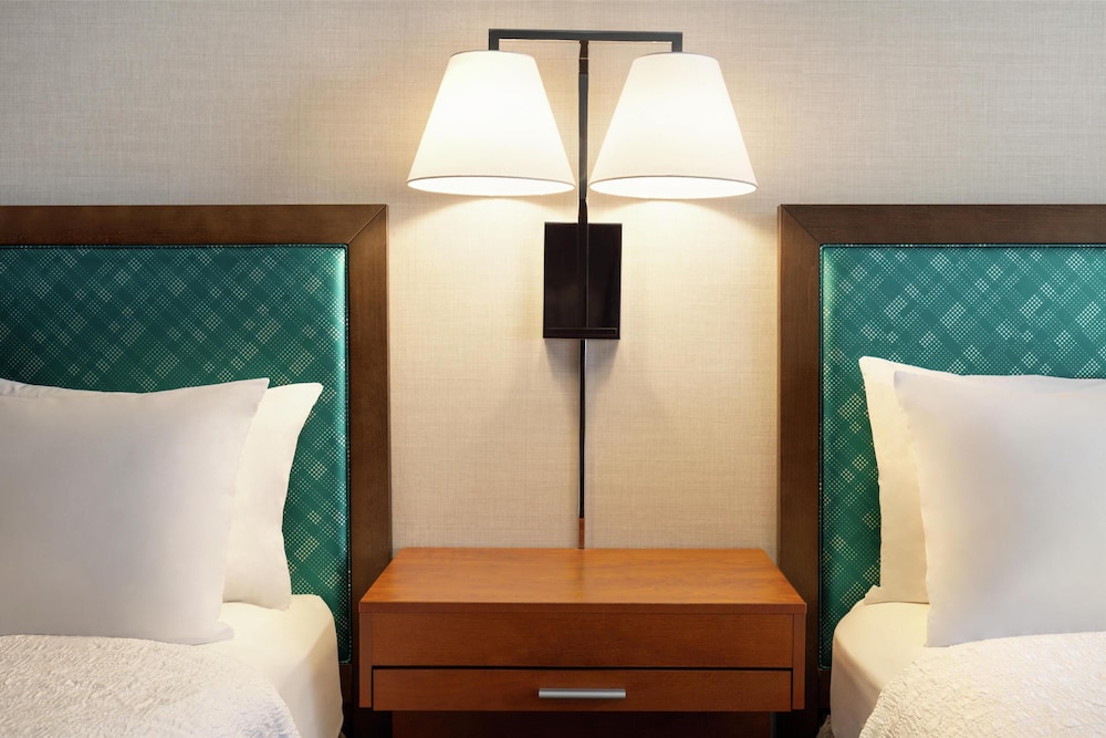 Hampton Inn Deadwood at Tin Lizzie Gaming Resort - photo 10