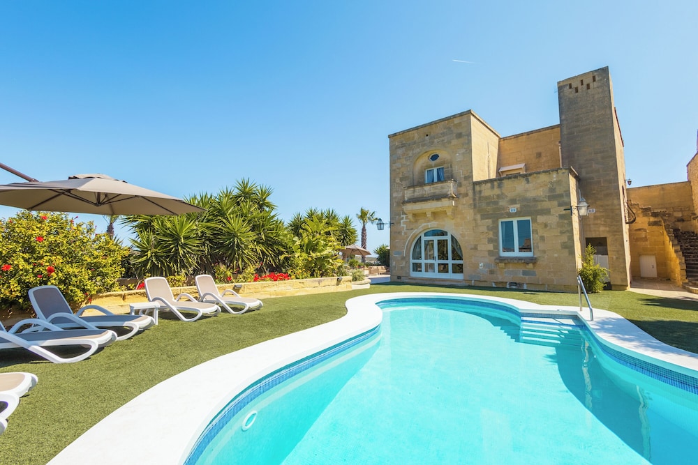 VillaNirvana — 5-Star Luxury Hotel in Qala, Malta
