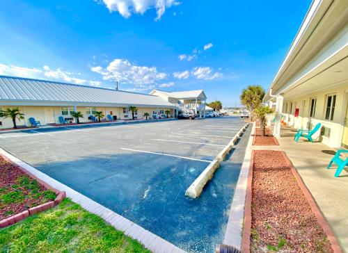 Island Inn of Atlantic Beach - photo 9
